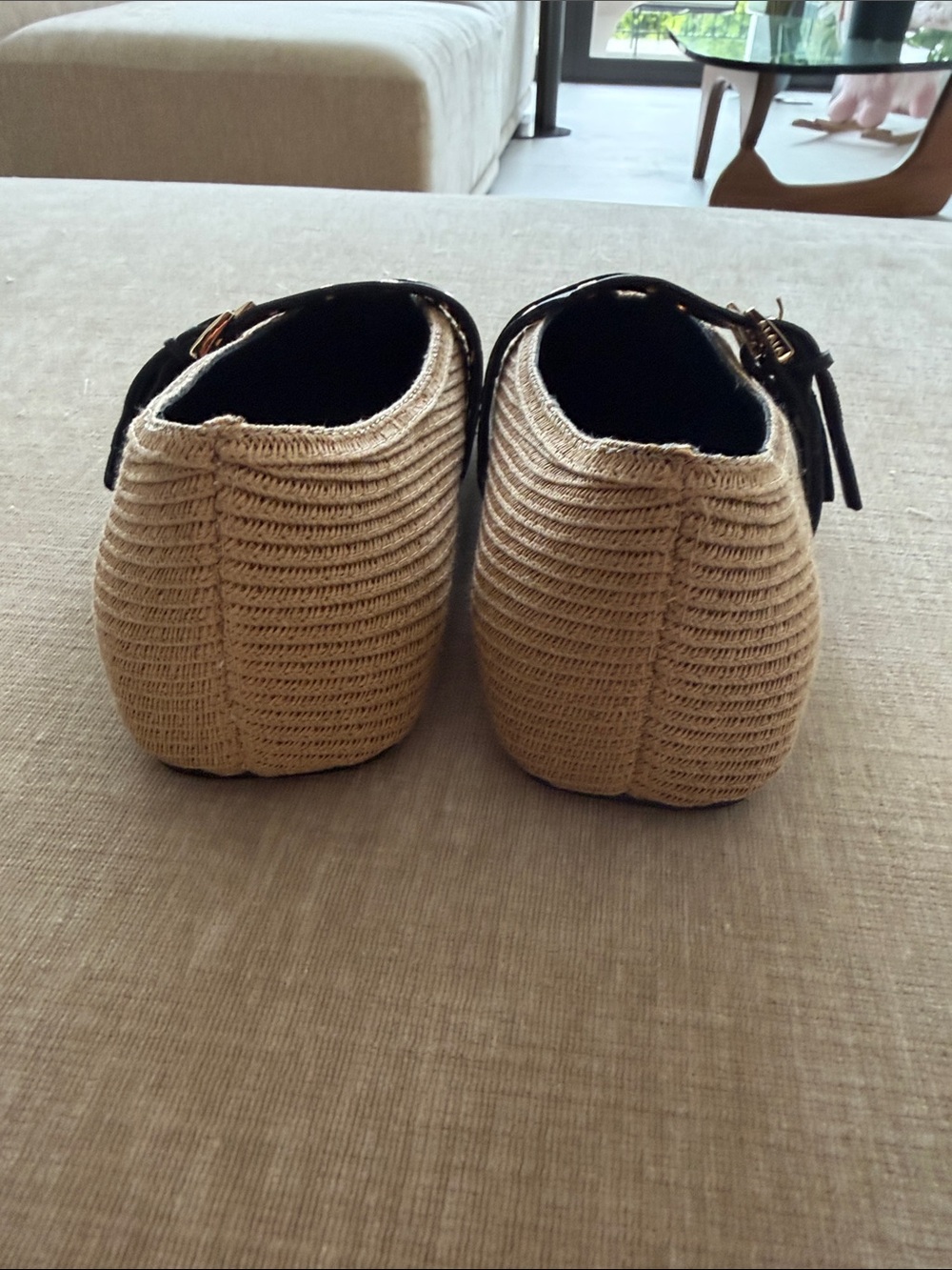 Alaia flats women shoes size 38 but run smaller. Authentic - Picture 3 of 12